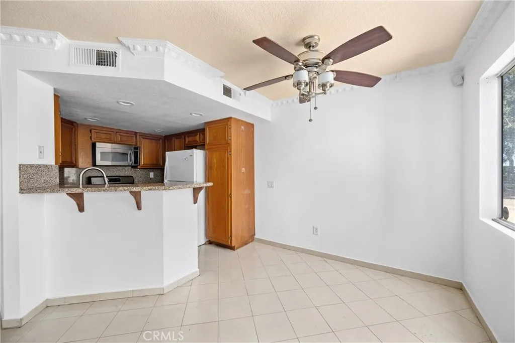 2548 Avenida Del Vista 103, Corona, California 92882 home-pic-10